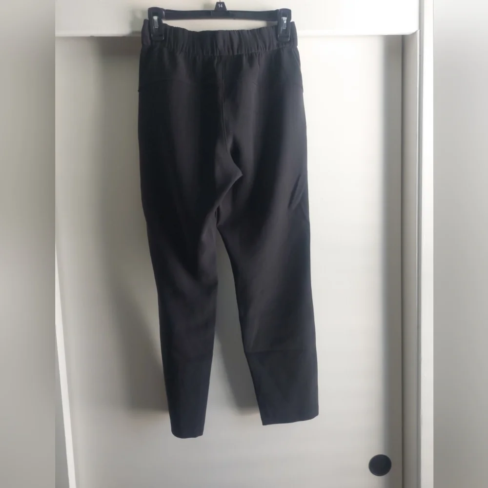 Lululemon On The Fly 7/8 Pants Joggers Athleisure Size 6 Minimalist